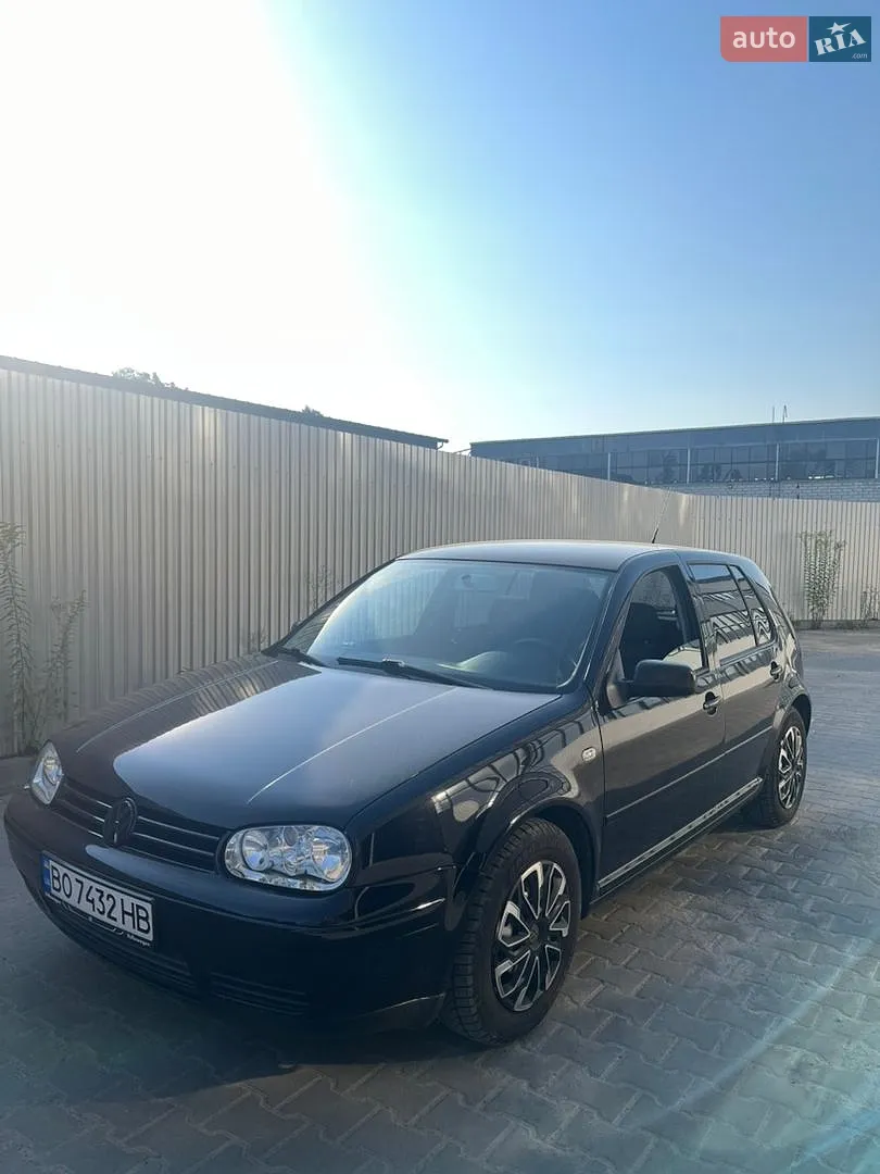 Volkswagen Golf, 2000