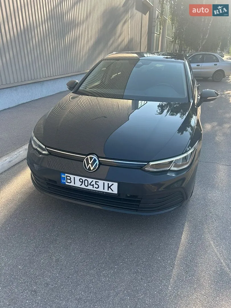 Volkswagen Golf, 2022