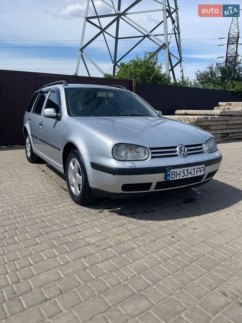 Volkswagen Golf, 2001