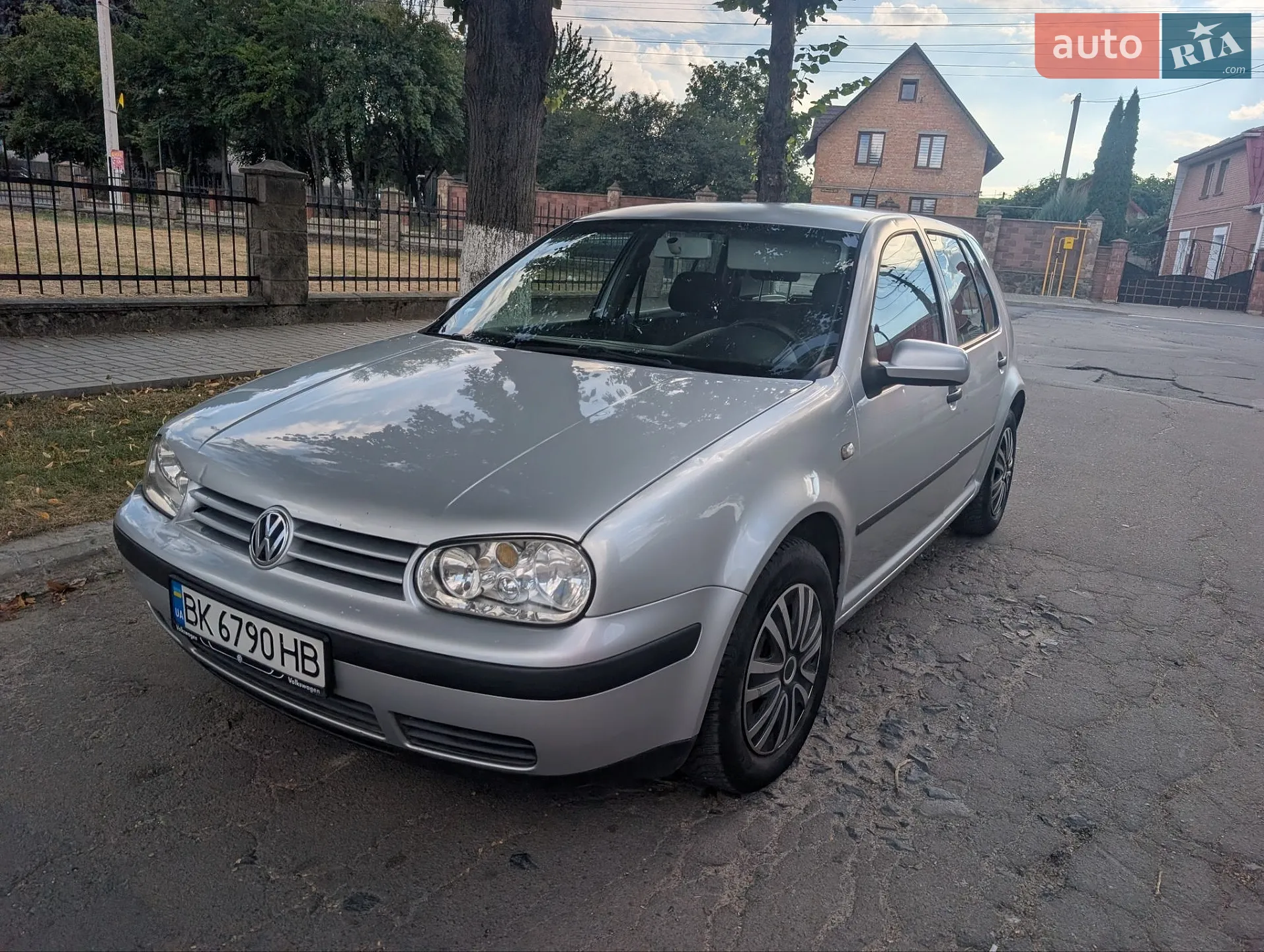 Volkswagen Golf, 2001