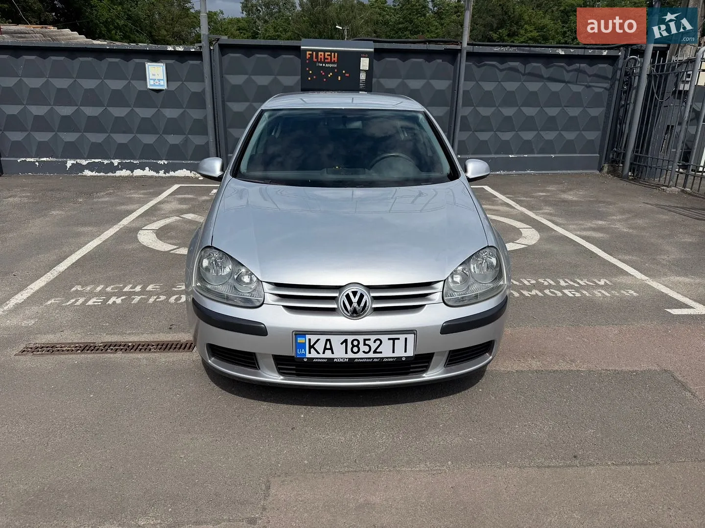 Volkswagen Golf, 2004