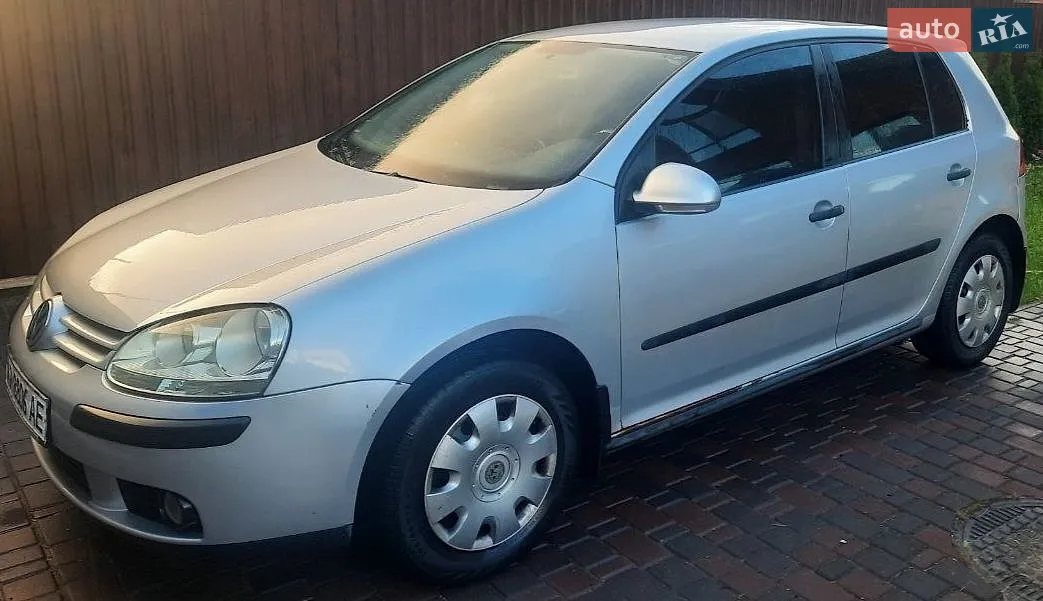 Volkswagen Golf, 2005