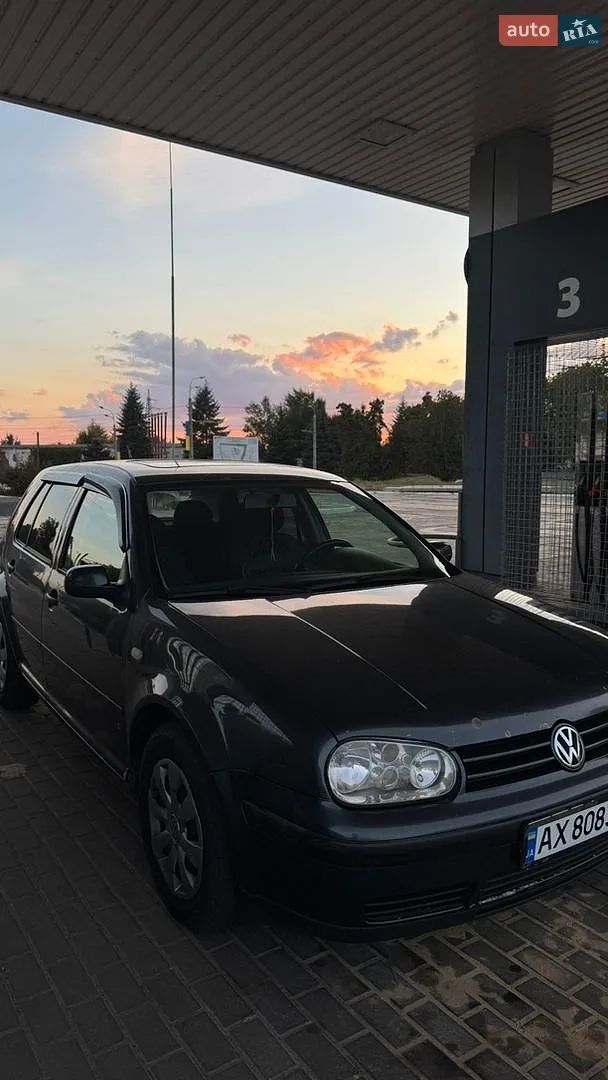 Volkswagen Golf, 1998