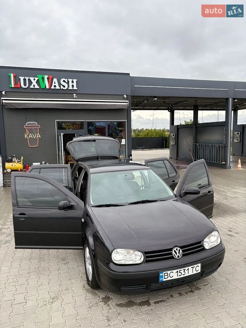 Volkswagen Golf, 2001