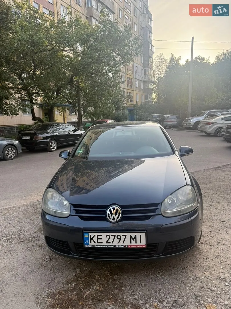 Volkswagen Golf, 2004