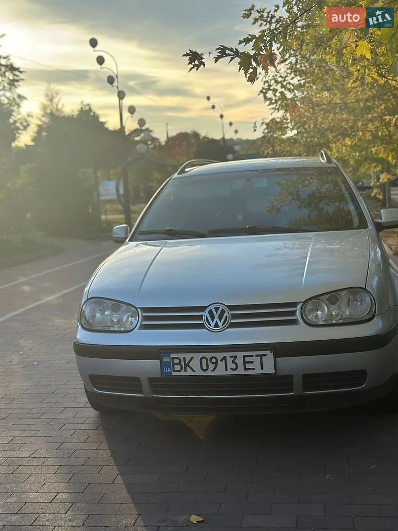 Volkswagen Golf, 2000