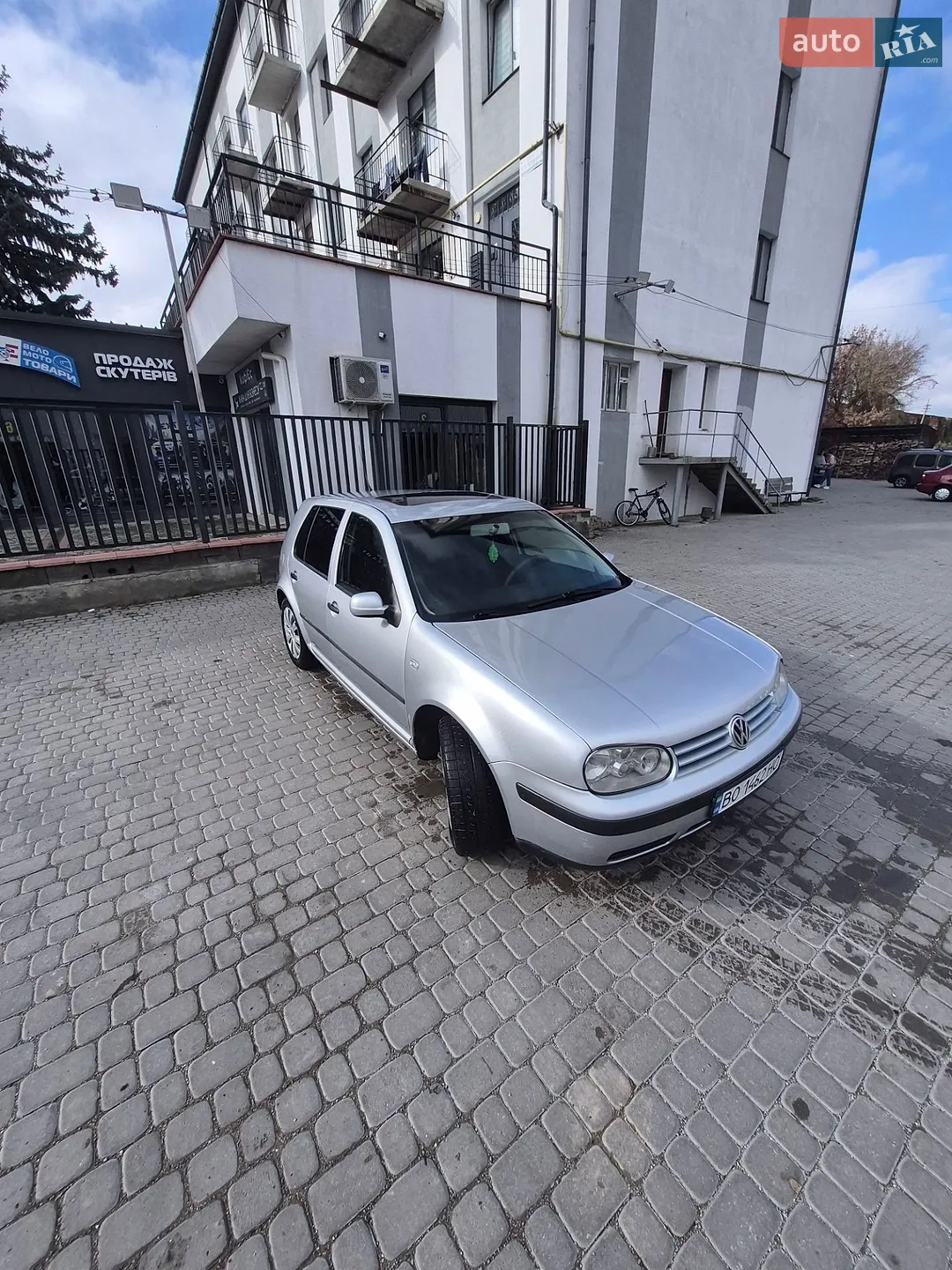 Volkswagen Golf, 2001