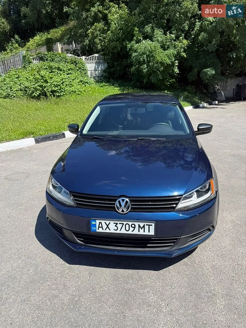 Volkswagen Jetta, 2011