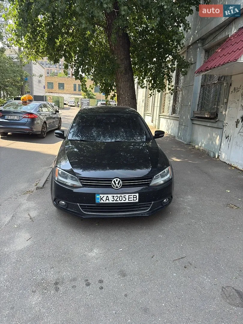 Volkswagen Jetta, 2012