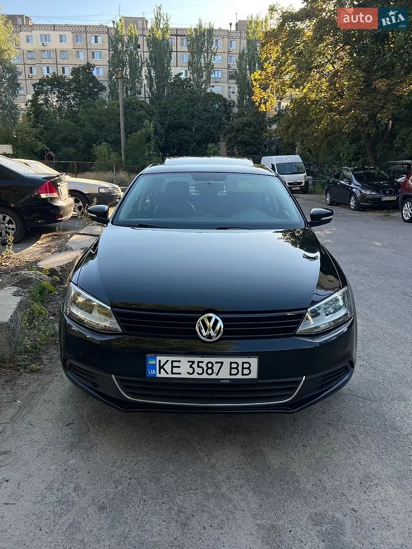 Volkswagen Jetta, 2011