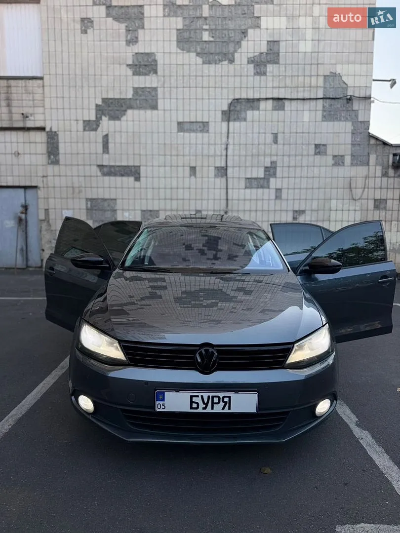 Volkswagen Jetta, 2013