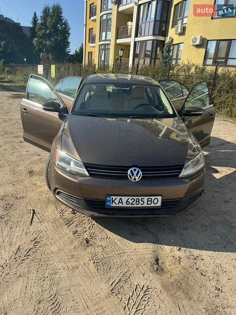Volkswagen Jetta, 2012