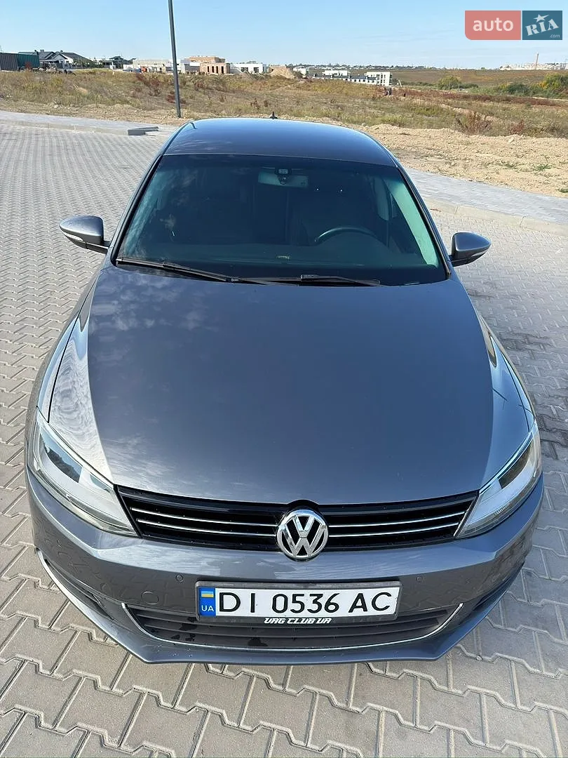 Volkswagen Jetta, 2010