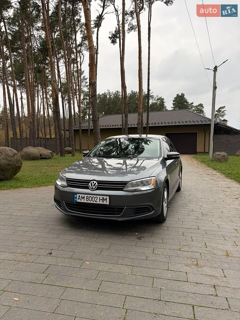 Volkswagen Jetta, 2011