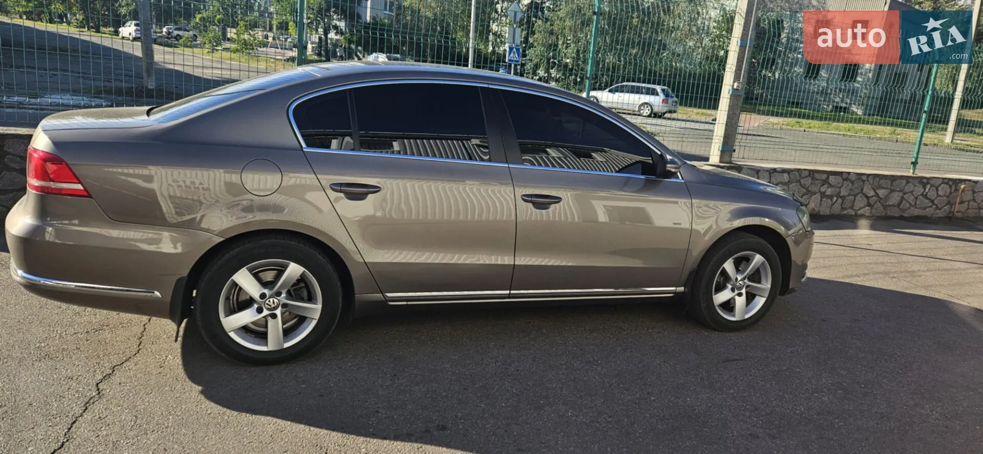 Volkswagen Passat, 2011