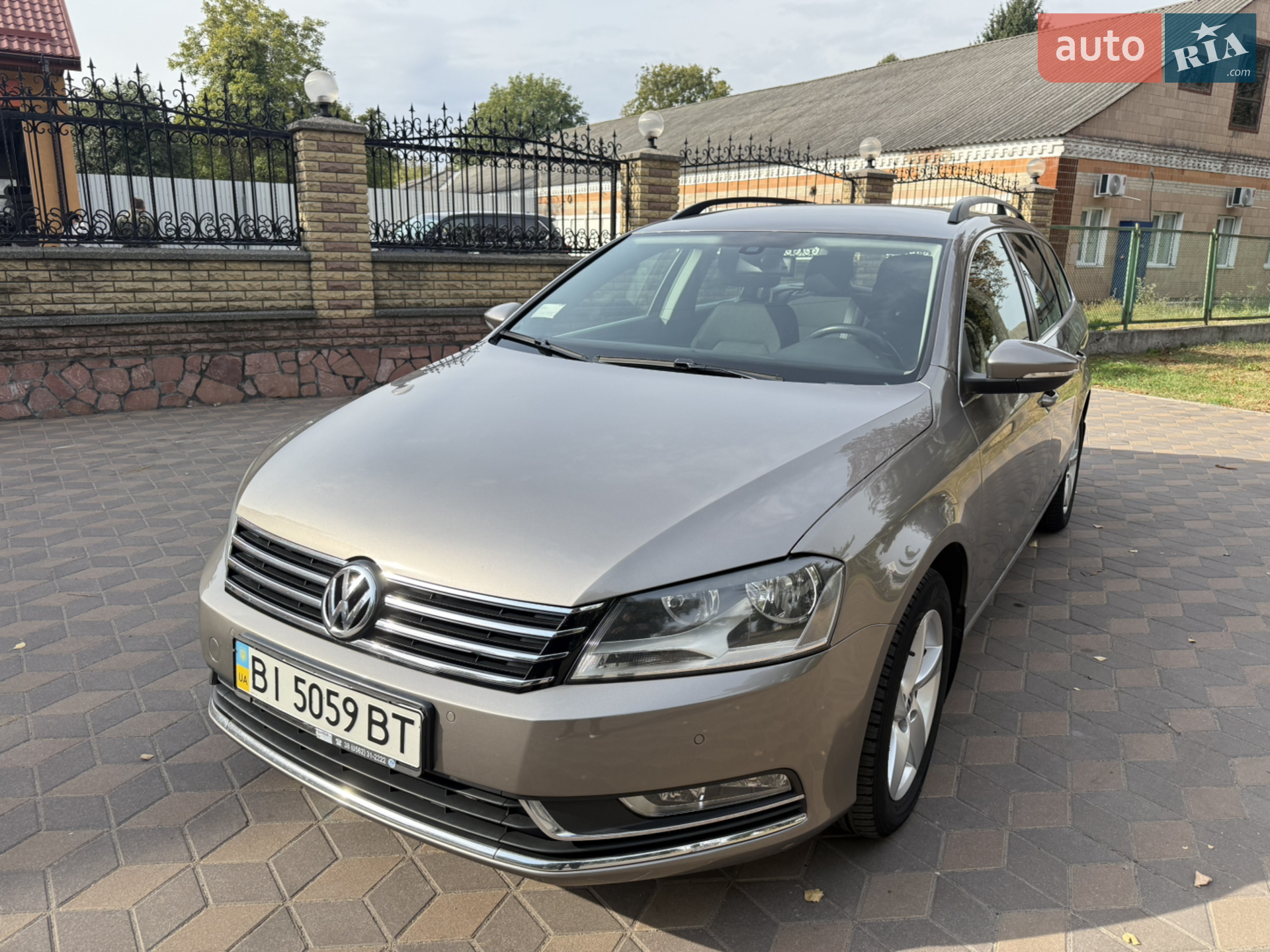 Volkswagen Passat, 2011