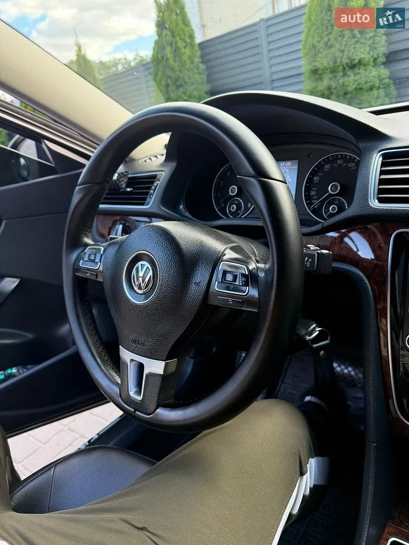 Volkswagen Passat, 2011
