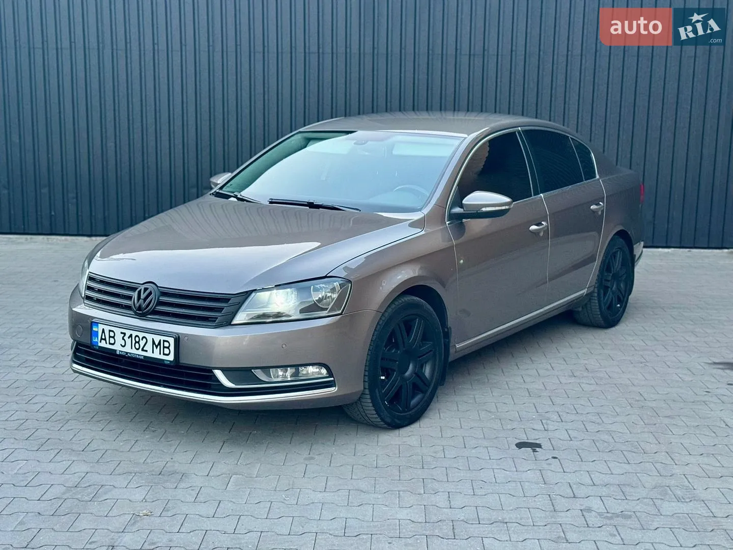 Volkswagen Passat, 2011