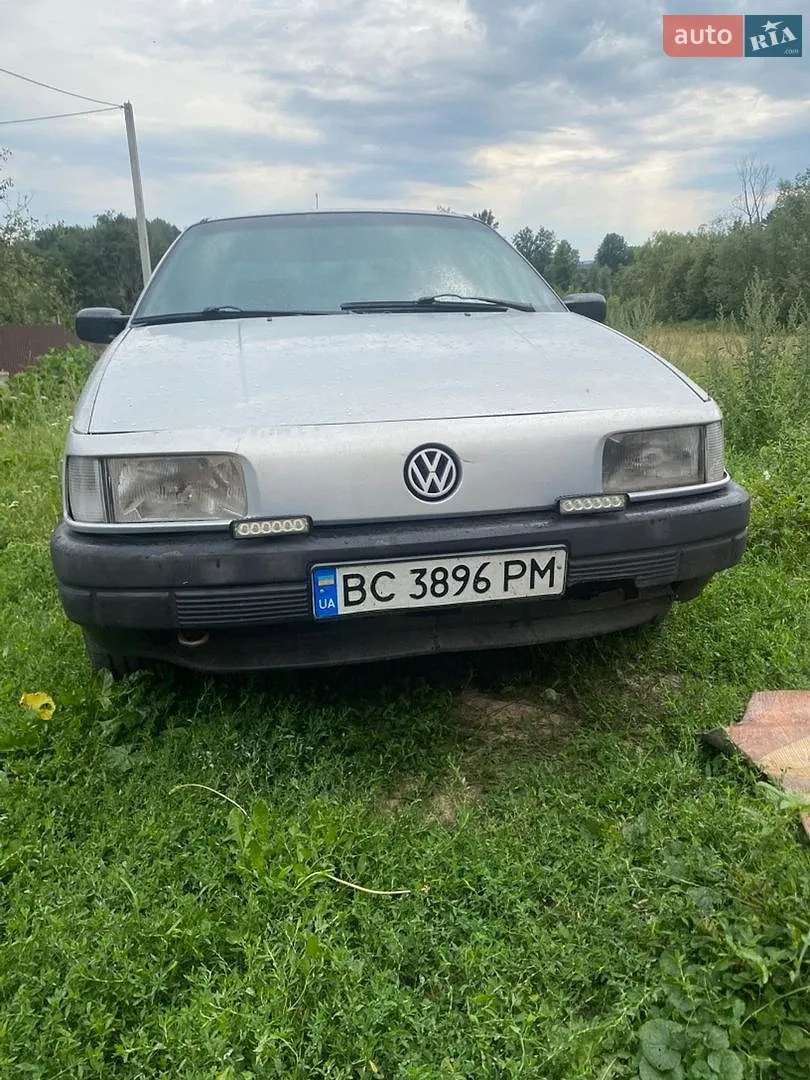 Volkswagen Passat, 1993