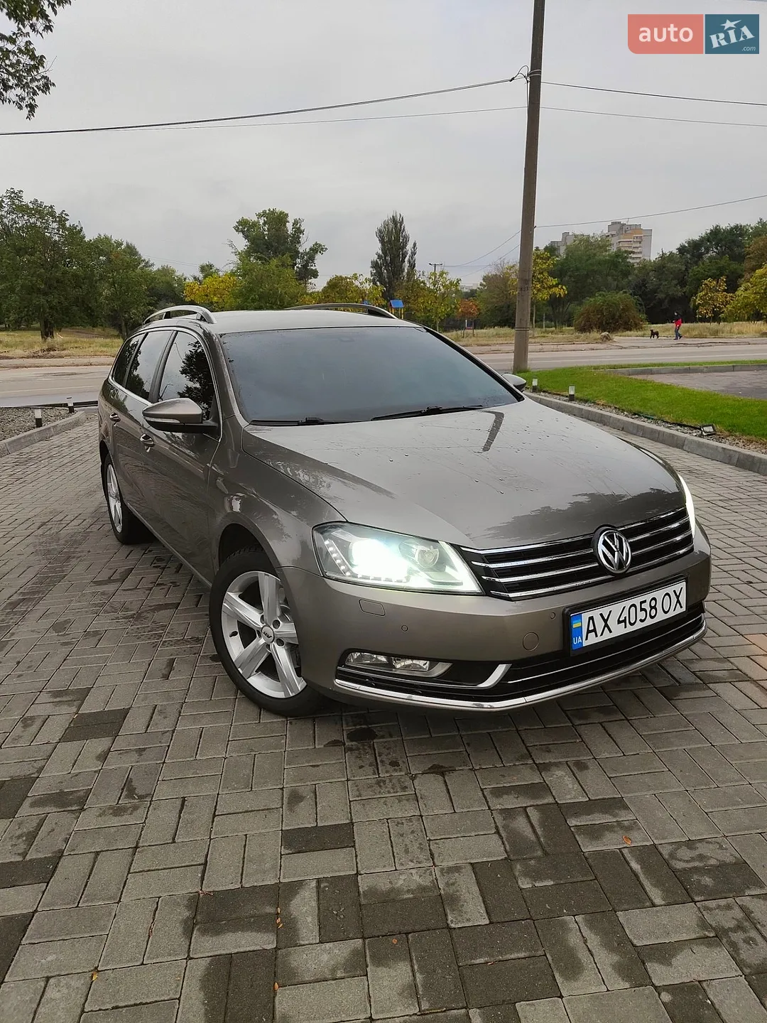 Volkswagen Passat 2011 — 1