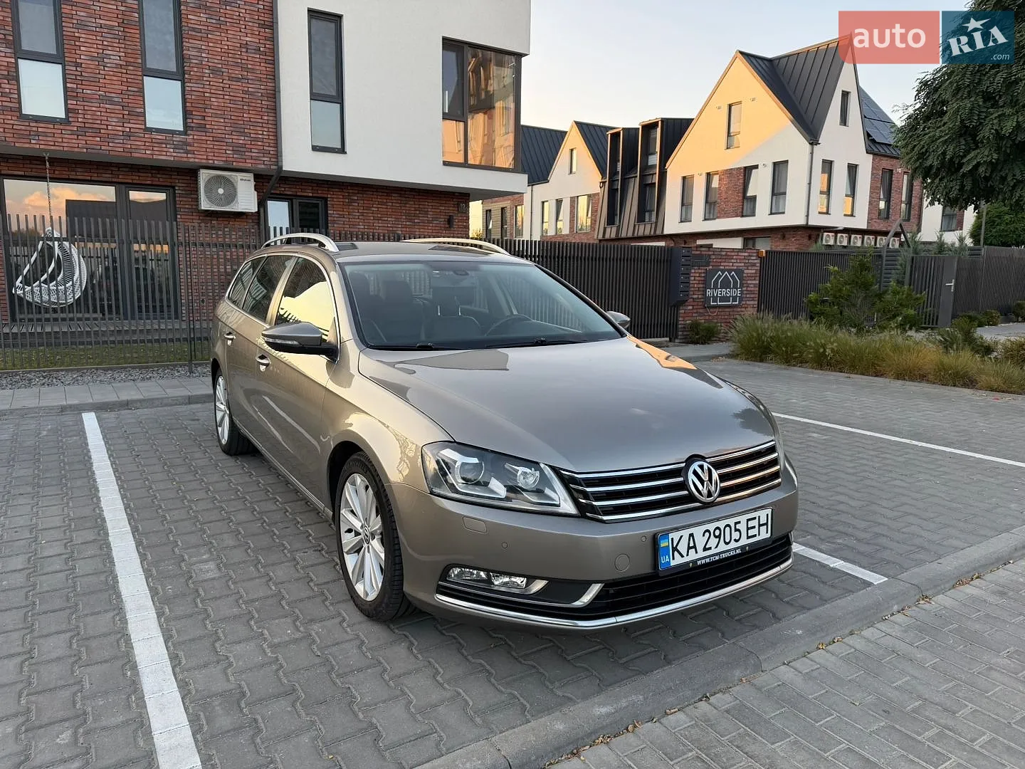 Volkswagen Passat, 2011