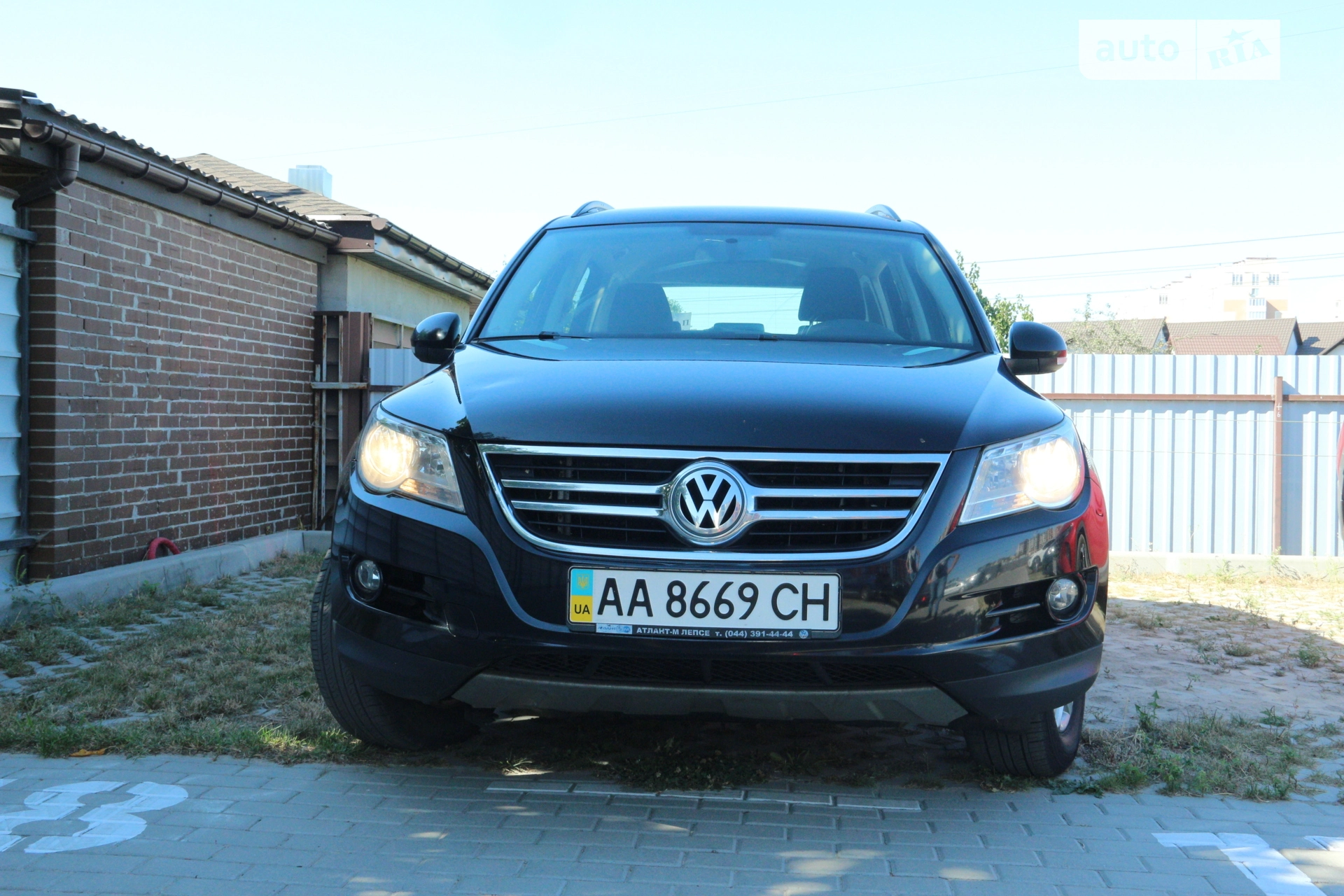 Volkswagen Tiguan, 2011