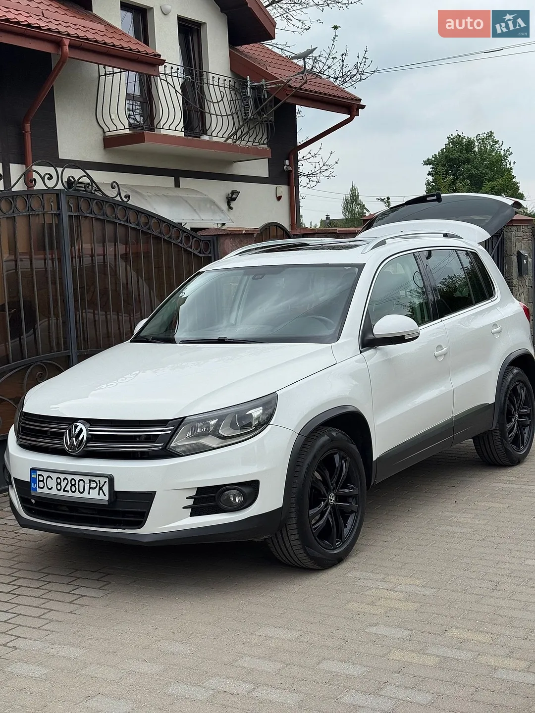 Volkswagen Tiguan, 2012