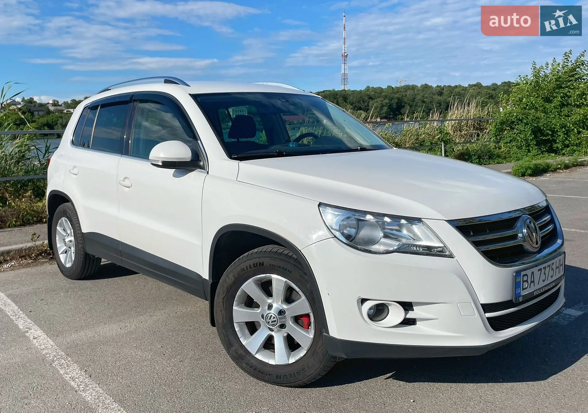 Volkswagen Tiguan, 2011