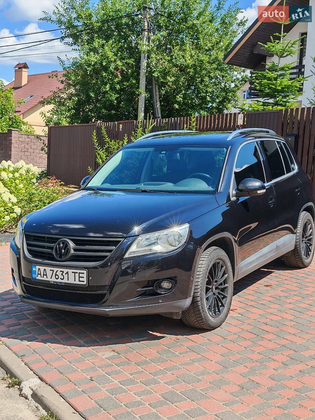 Volkswagen Tiguan, 2011