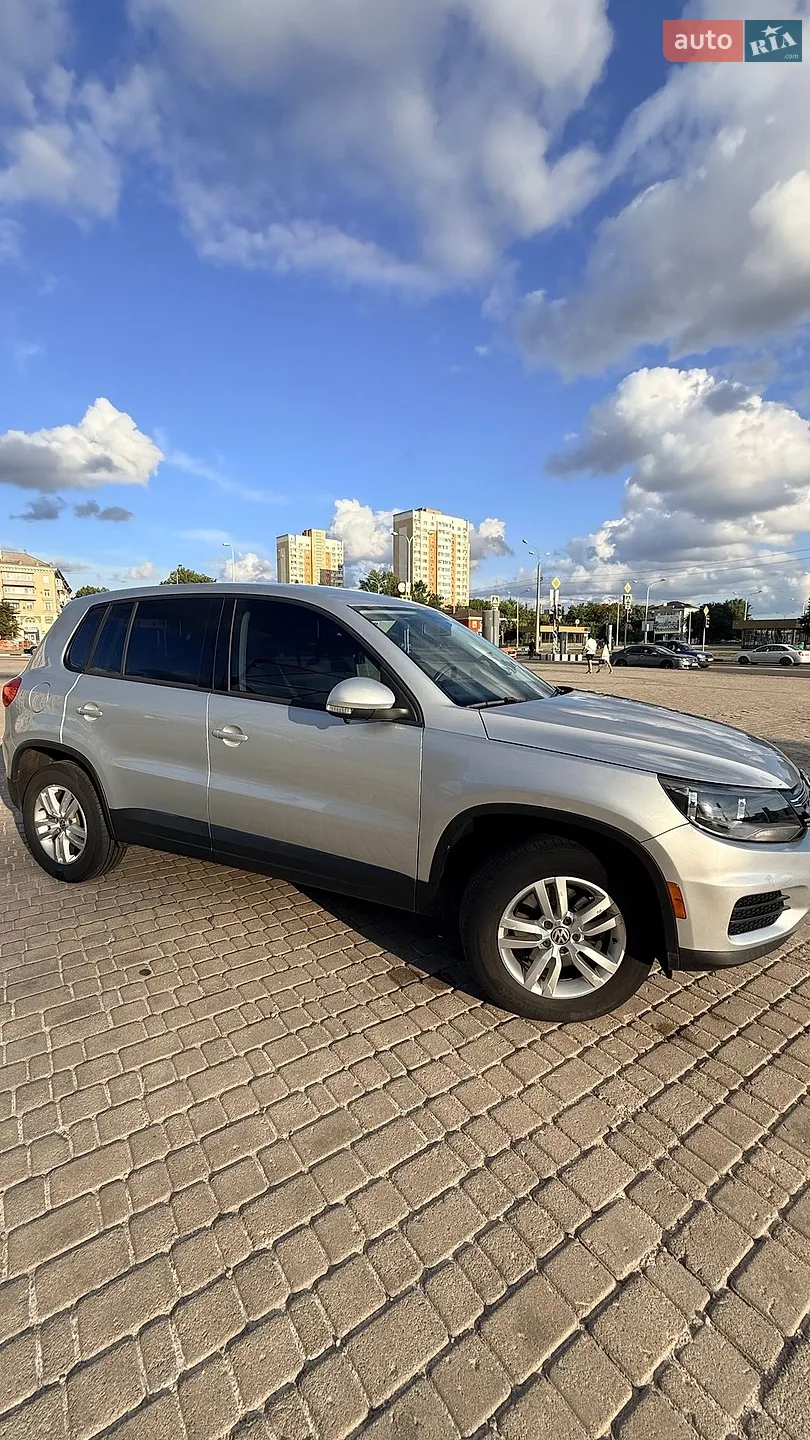 Volkswagen Tiguan, 2011