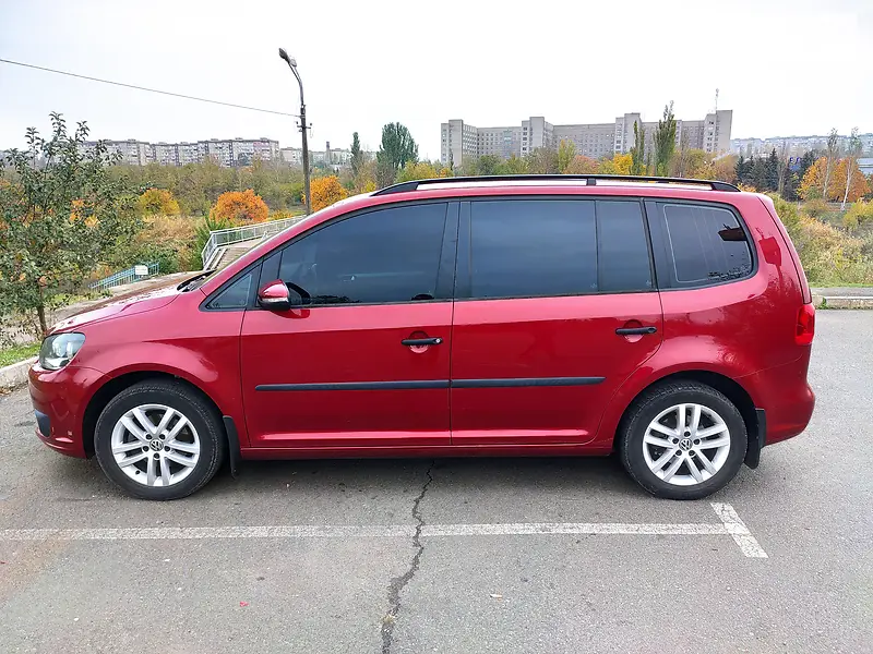 Volkswagen Touran, 2011