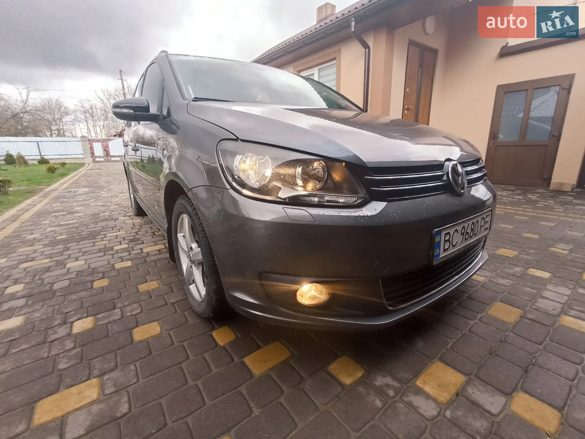 Volkswagen Touran, 2012