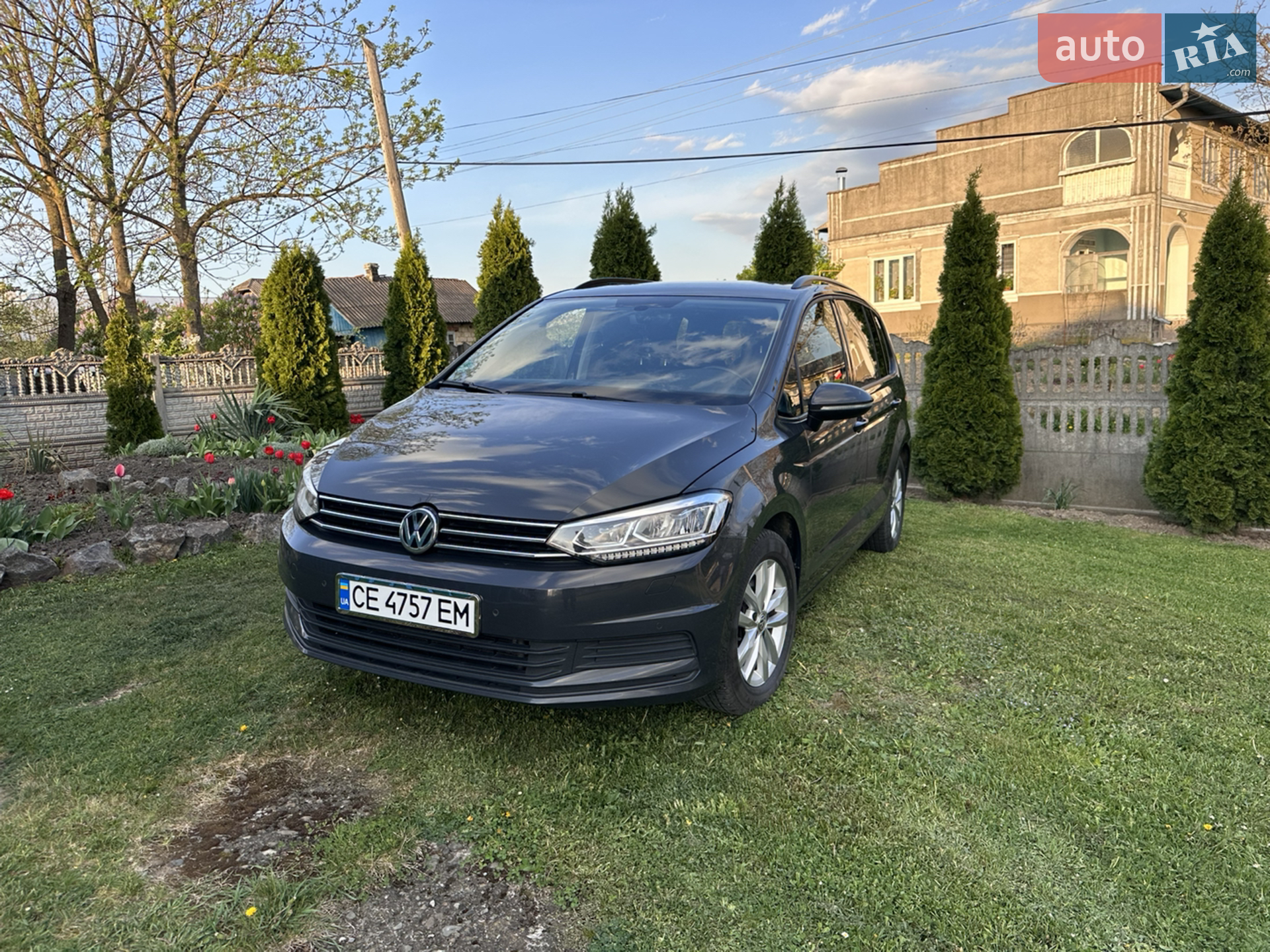 Volkswagen Touran 2016 — 1