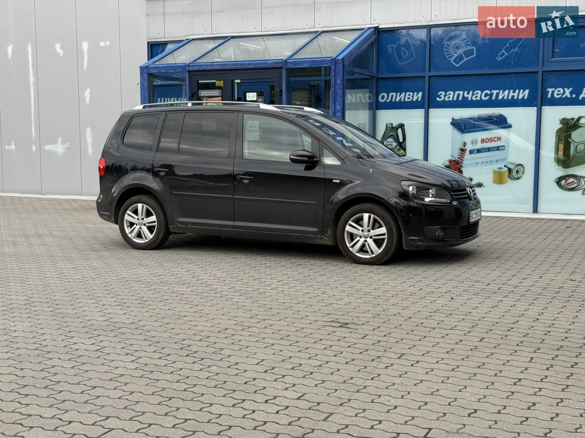 Volkswagen Touran 2012 — 1