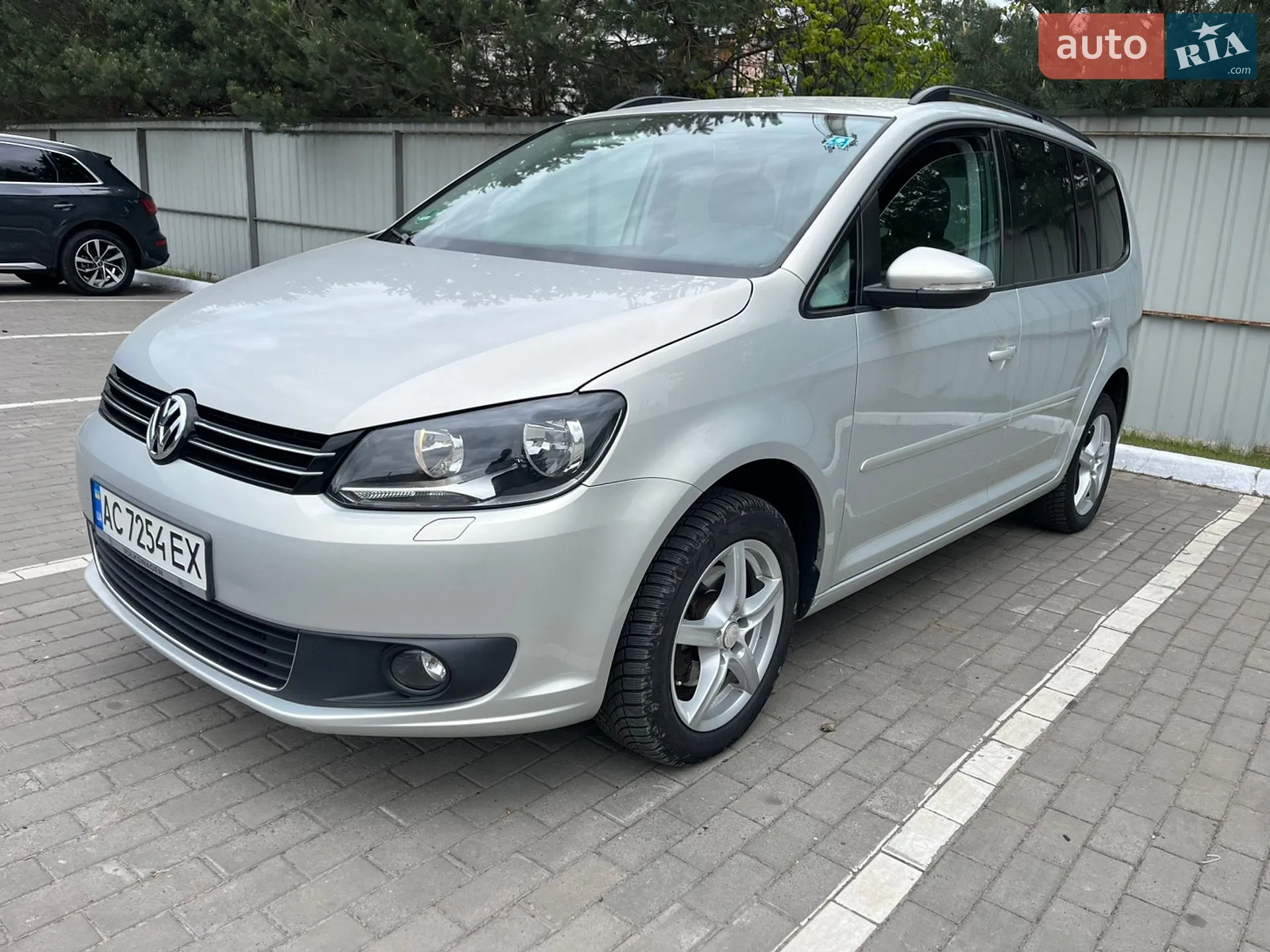 Volkswagen Touran, 2012