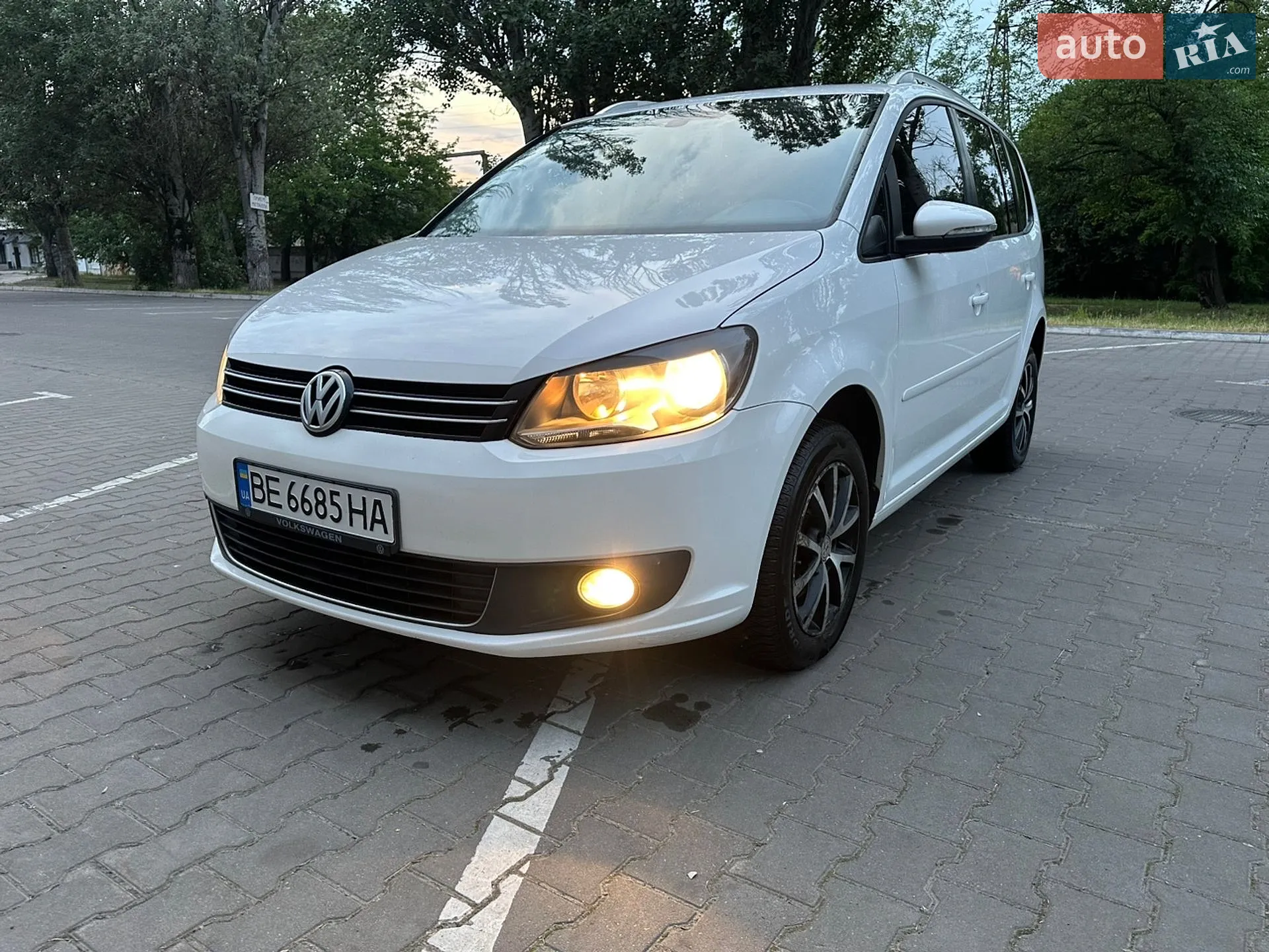 Volkswagen Touran, 2012