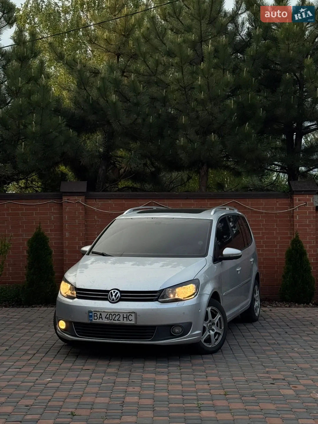 Volkswagen Touran, 2011