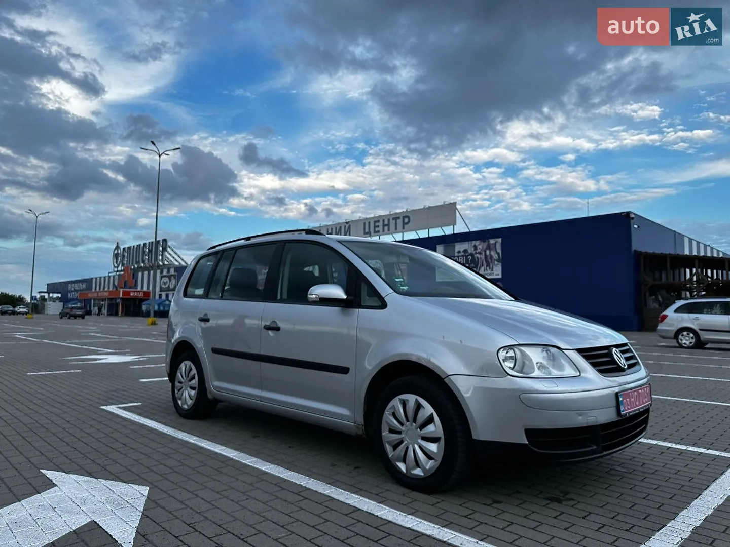 Volkswagen Touran, 2004