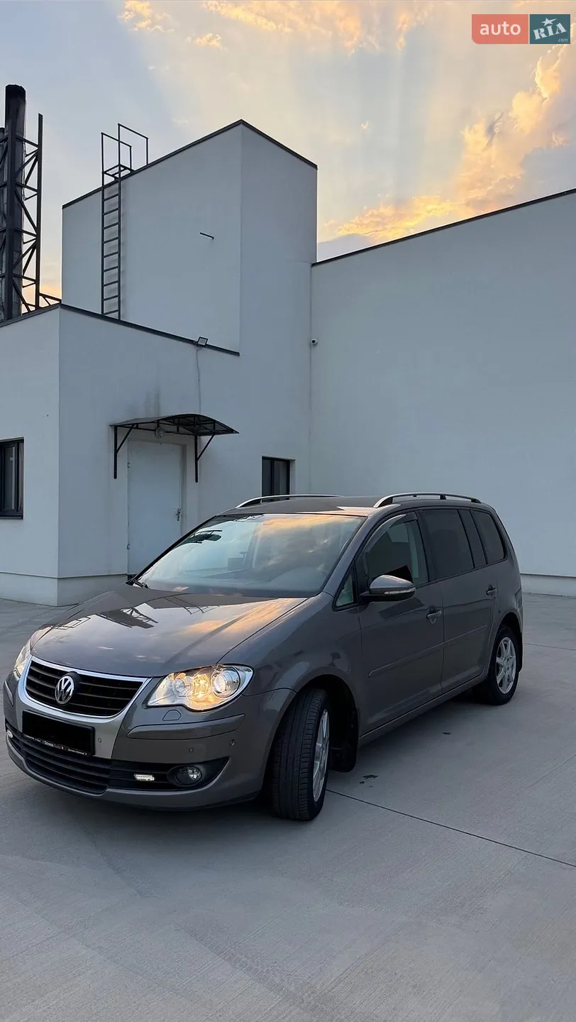 Volkswagen Touran, 2010