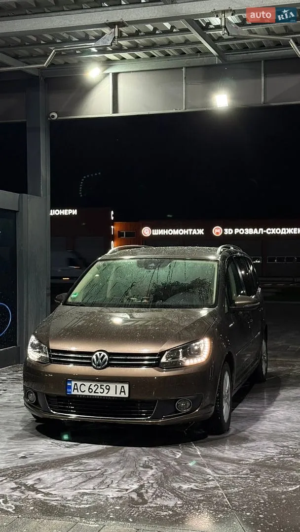 Volkswagen Touran, 2011