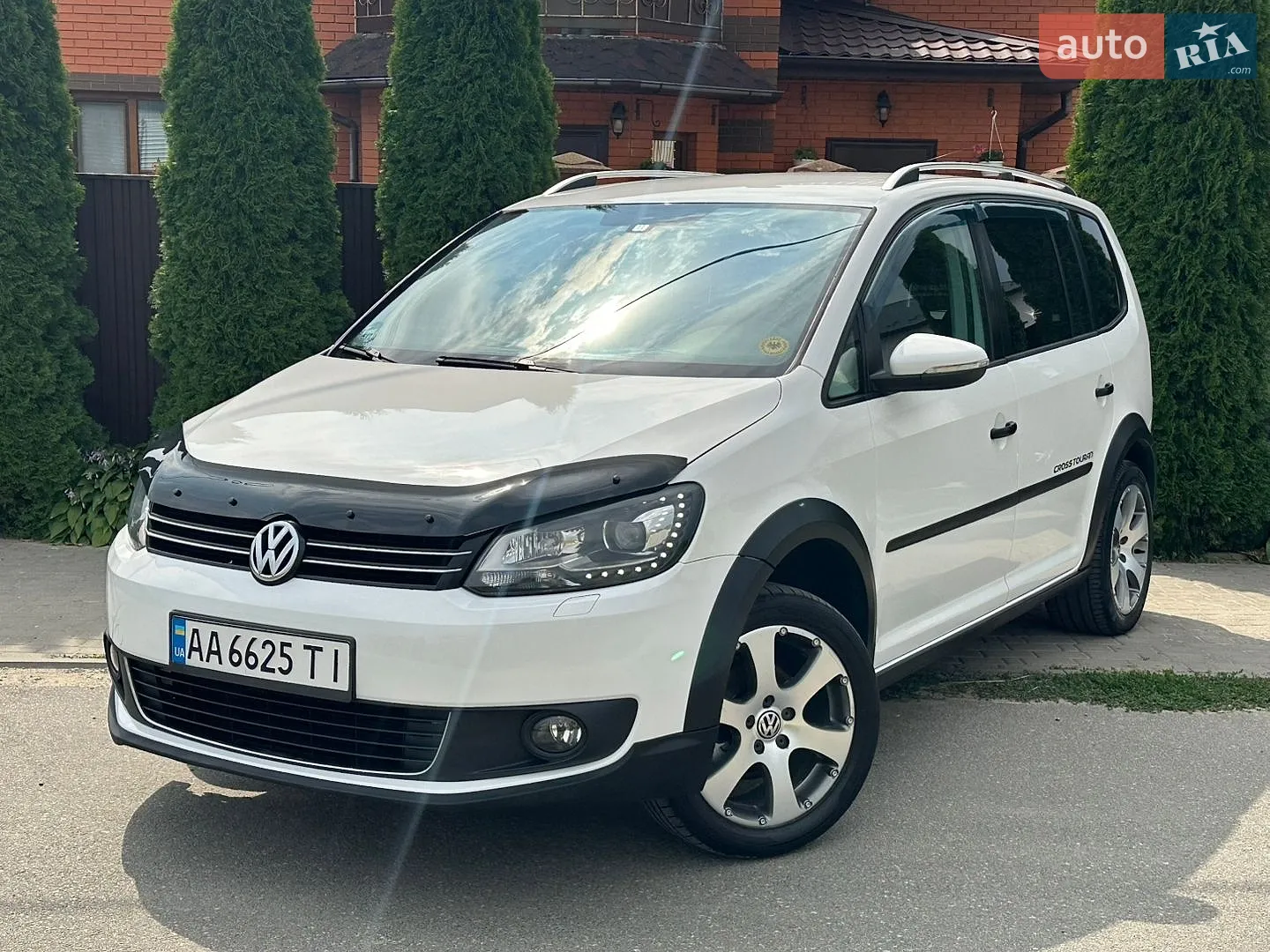 Volkswagen Touran, 2012