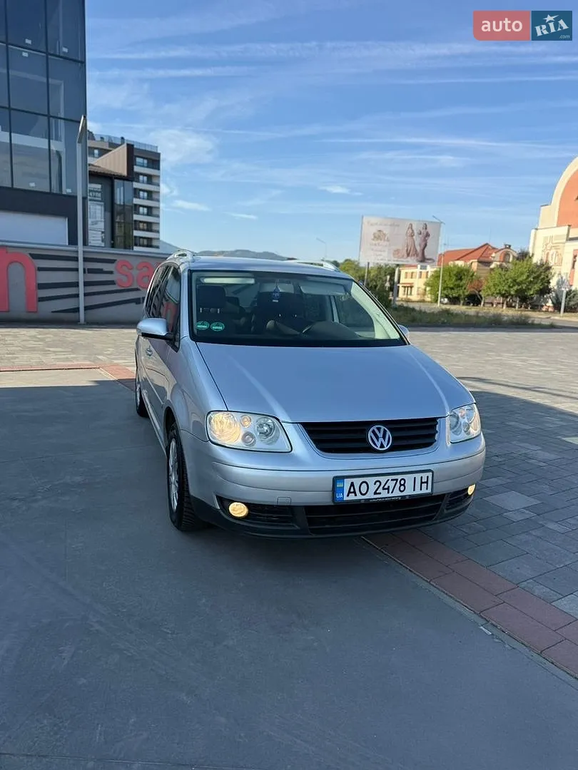 Volkswagen Touran, 2005