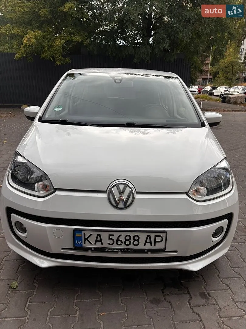 Volkswagen Up, 2013