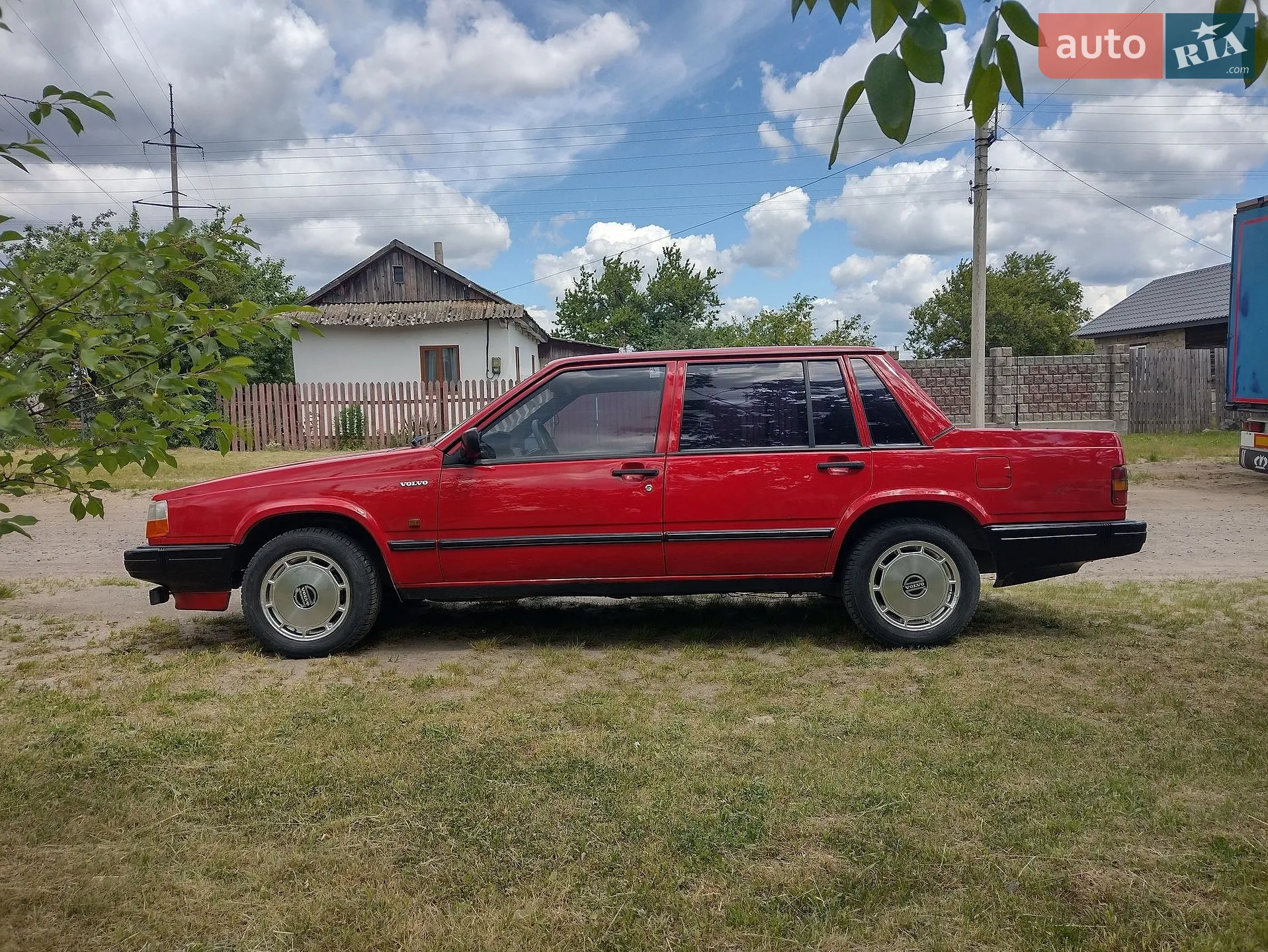 Volvo 744, 1989