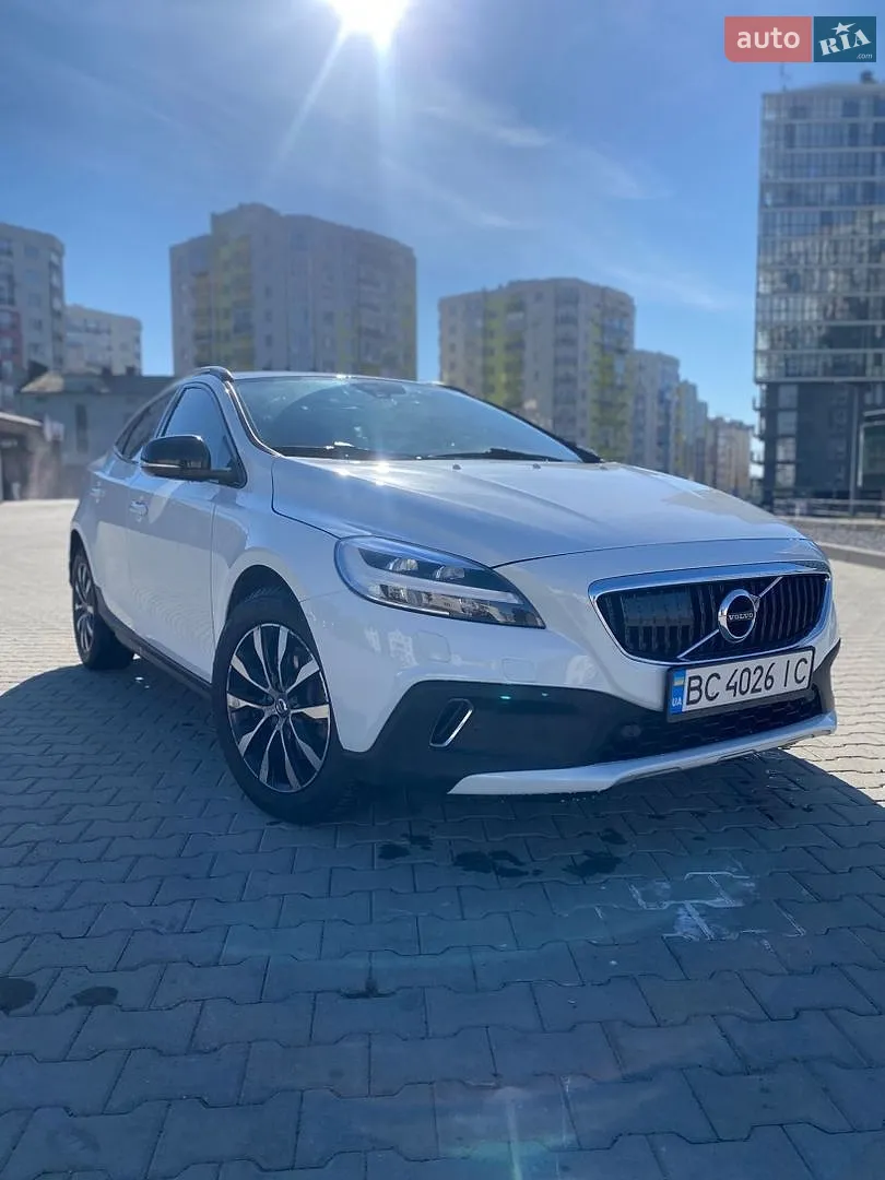 Volvo V40 Cross Country, 2019