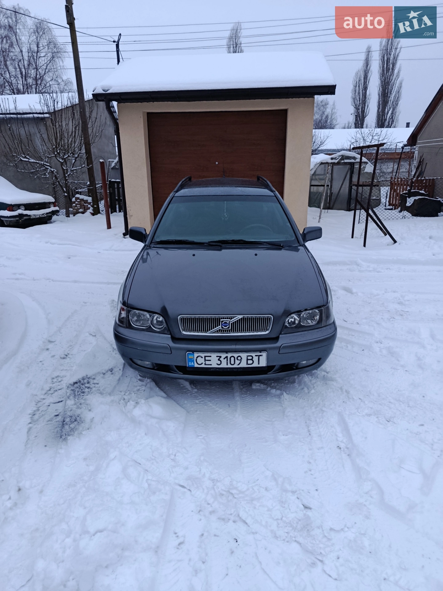 Volvo V40, 2002