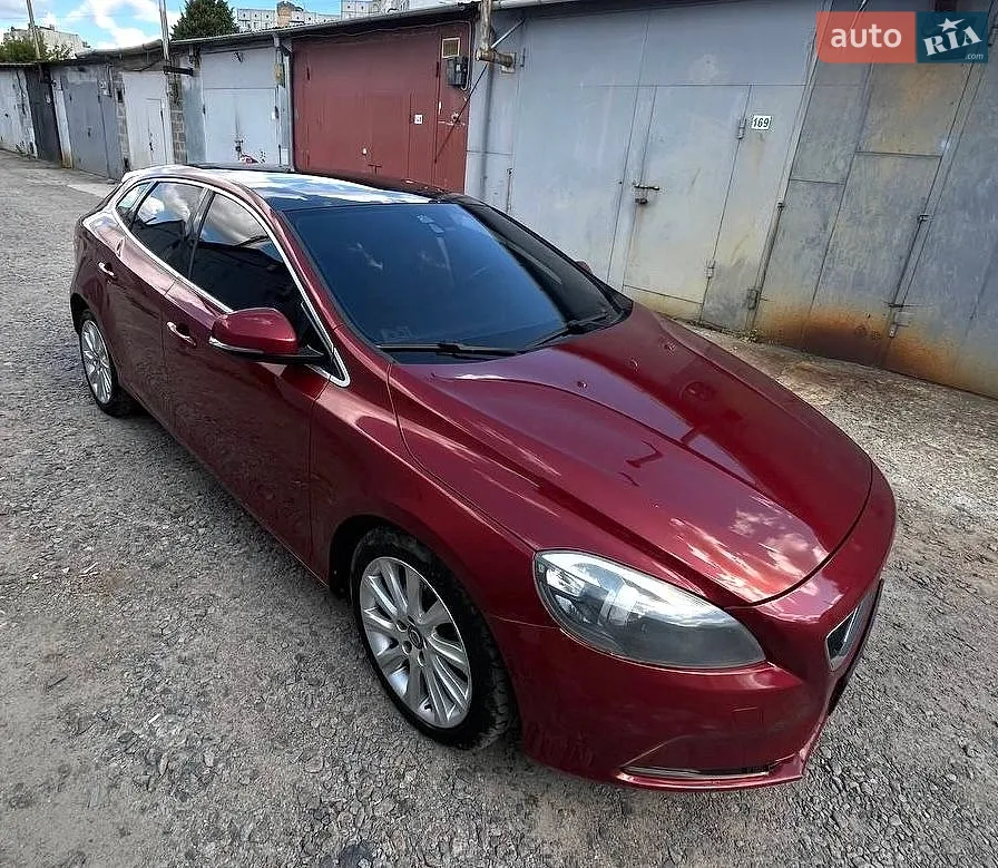 Volvo V40, 2013