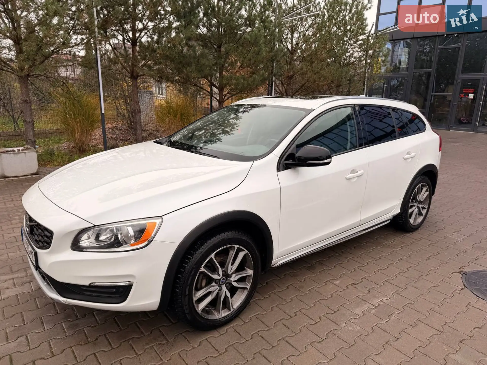 Volvo V60 Cross Country, 2016