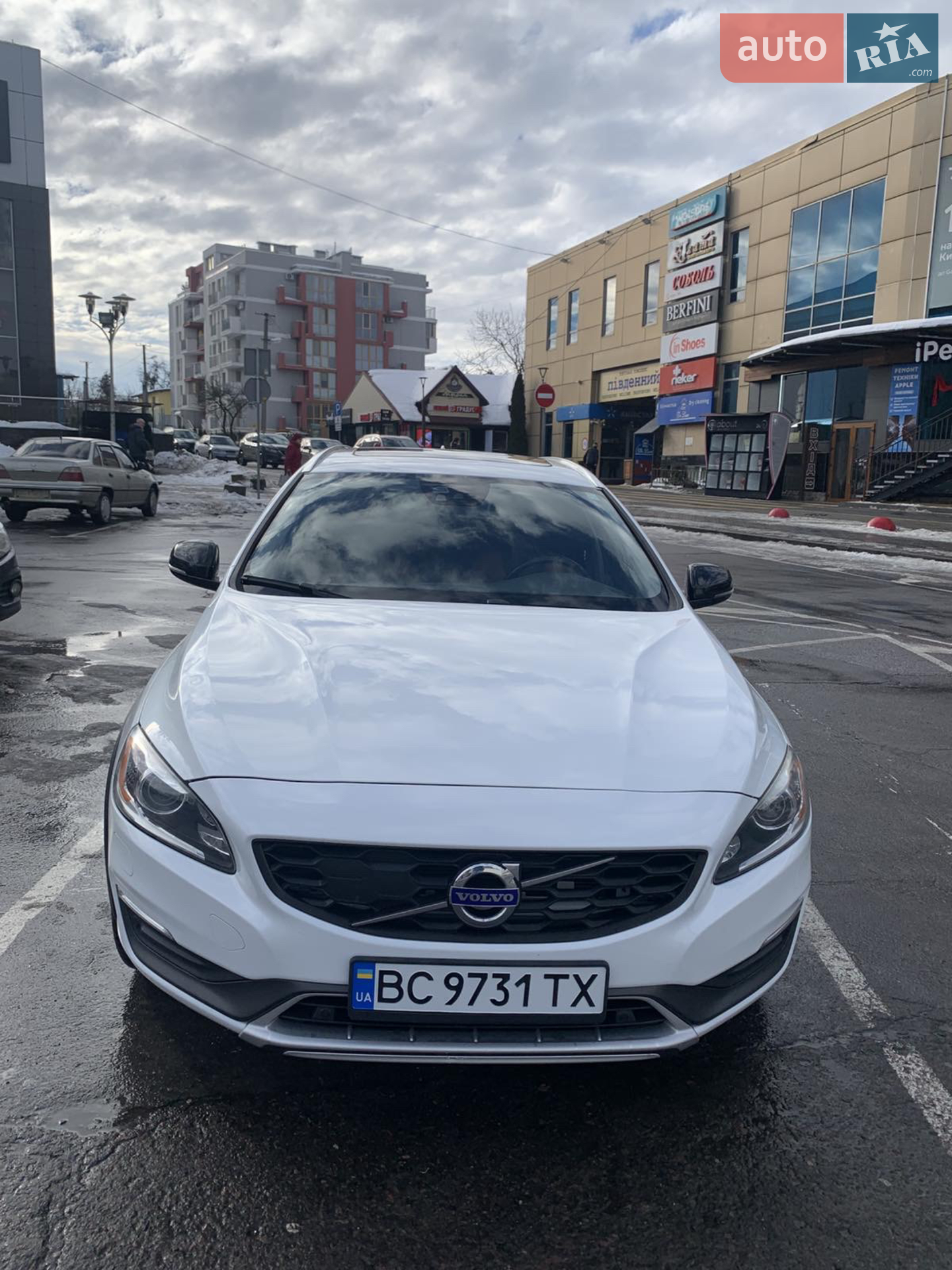Volvo V60 Cross Country, 2015