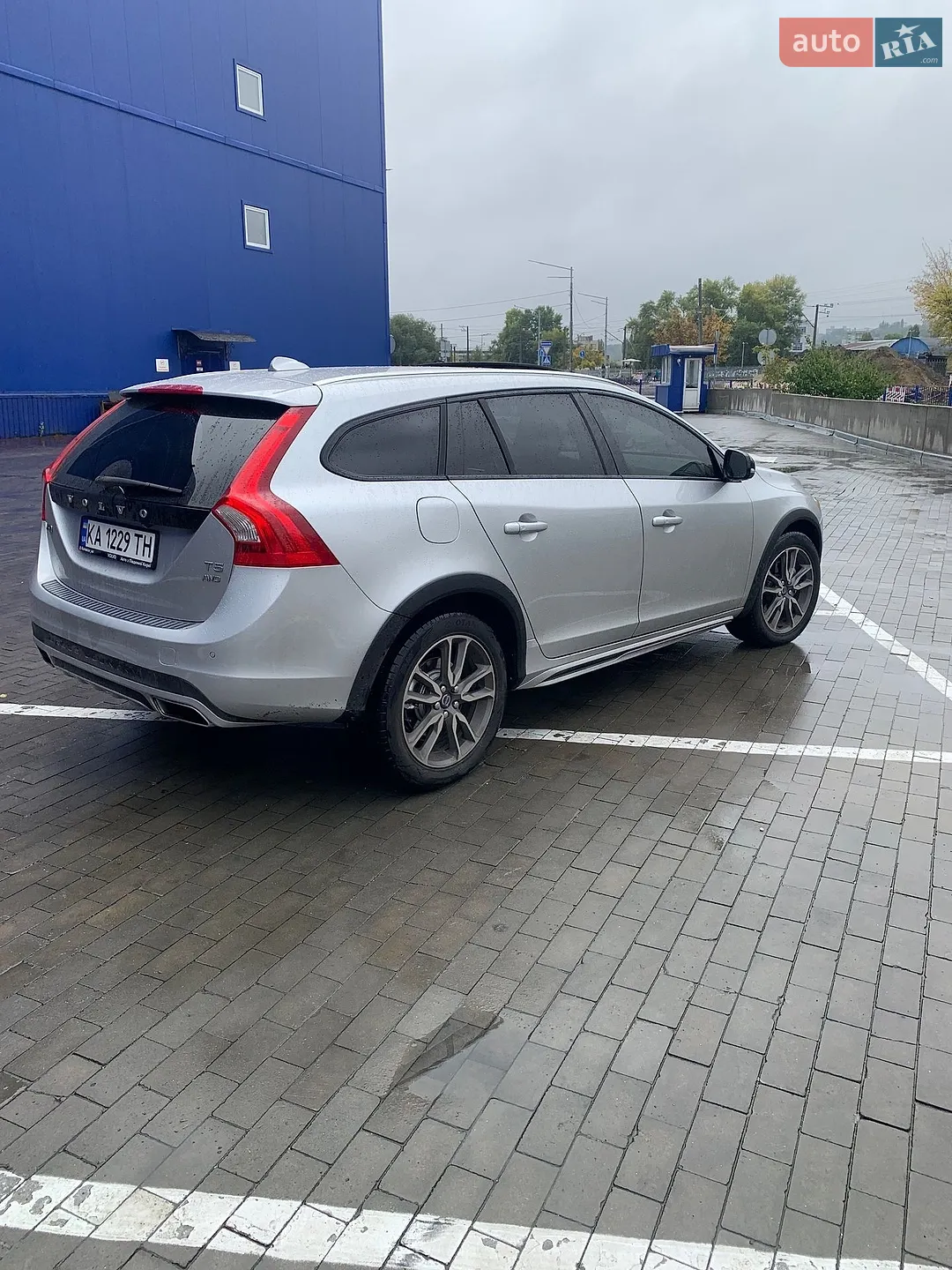 Volvo V60 Cross Country, 2015